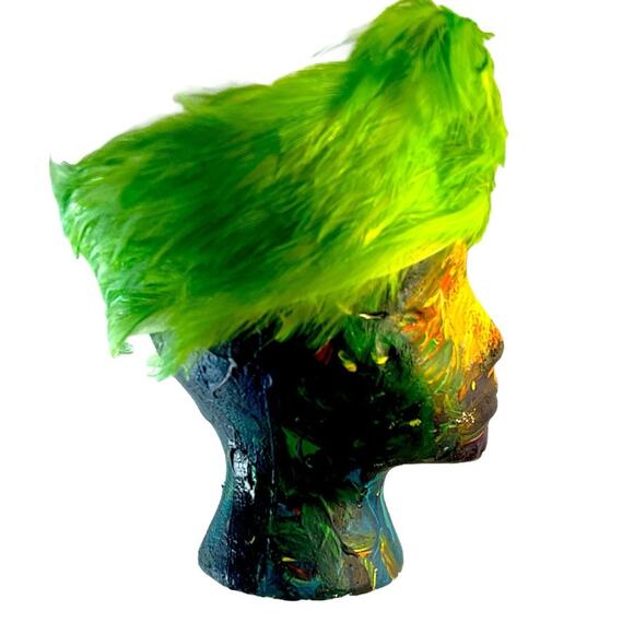Vintage Lime Green Hat AccessoryVINTAGE LIME GREEN  FEATHERED HAT - Picture 1 of 13